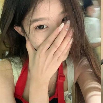 娇憨女郎